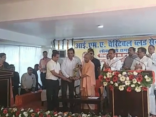 योगी बोले- चुनाव से पहले 1 लाख सरकारी नौकरी देंगे:पहले सैफई सिंडिकेट वसूली करता था, एक जिला एक माफिया थे; अब कर्फ्यू-दंगा नहीं